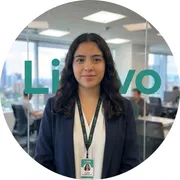 Lucía, Agente de servicio de Livvo
